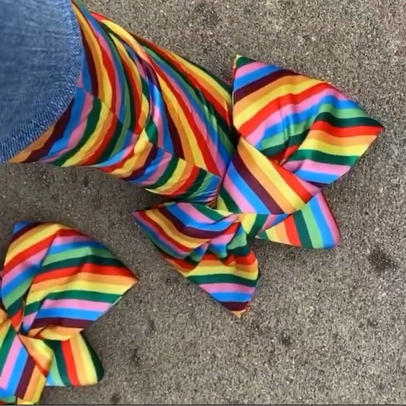 For The “Pop of Color” Girls! - Iconic Statement Bow Boot - Picture 4 of 11